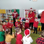 Dzieci z grupy I śpiewają piosenkę .jpg