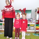 Pani i dziewczynki z grupy II.jpg