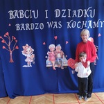 Chłopiec z babcią .jpeg