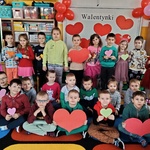 1. Pszczółki świętują Walentynki.jpg