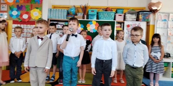 7. Chłopcy recytują wierz..jpg