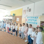 Występ dzieci  (3).jpg