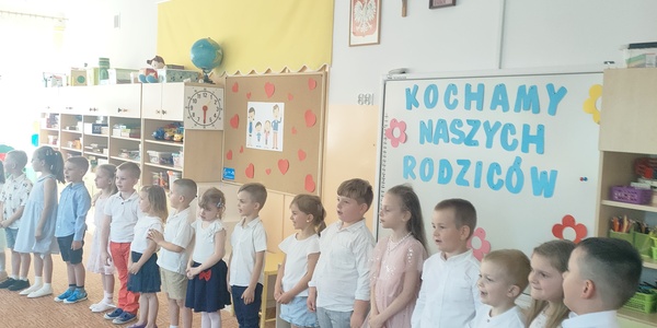 Występ dzieci  (3).jpg