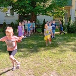 skoki na jednej nodze.jpg