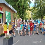 2. W kolejce po lody.jpg
