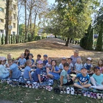 Piknik w ogrodzie przedszkolnym.jpg