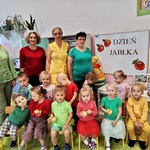 1. Puchatki świętują Dzień Jabłka.jpg