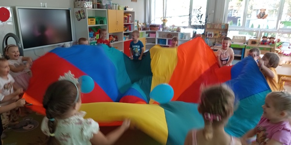 zabawa z balonami (2).jpg