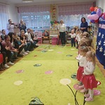2. Dzieci śpiewają piosenkę.jpg