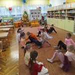 Zajęcia sportowe z p. Dawidem instruktorem karate (5).jpg