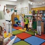 Ćwiczenia sportowe z instruktorem karate5.jpg