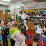 Ćwiczenia sportowe z instruktorem karate2.jpg
