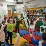 Ćwiczenia sportowe z instruktorem karate3.jpg