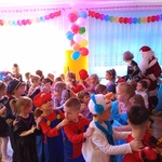 korowód z Mikołajem.jpg