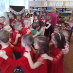 Dzieci tańczą w pociągach  (2).jpg