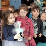 7. Grupa I doświadczenia z suchym lodem.jpg