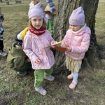 dziewczynki pracują w terenie.jpeg