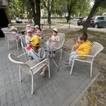 2. Dzieci degustują lody.jpeg