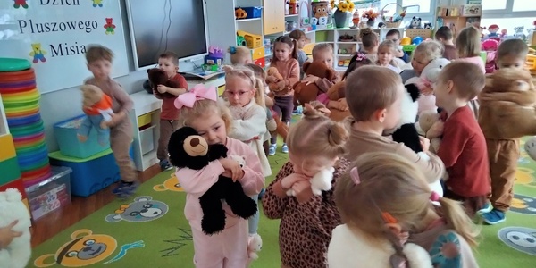9 Taniec z misiem.