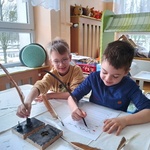 Dzieci piszą piórem (4).
