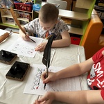 Dzieci piszą piórem (8).