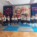 Pszczółki 3 Dzień Babci I Dziadka.jpeg