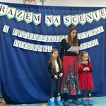 Natalia z siostrą Zuzanną i mamą.jpg