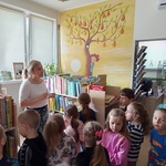 w bibliotece 2.