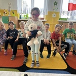 dziewczynka z misiem.