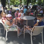 Dzieci jedzą lody (4).jpg