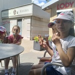 Dzieci jedzą lody (7).jpg