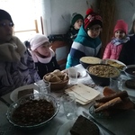Wigilijny stół w wiejskiej chacie