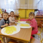 dzieci przy stol.jpg