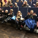  Dzieci czekają na przedstawienie