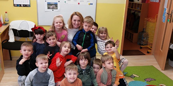 grupa dzieci.jpg