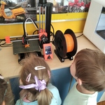 Drukarka 3D podczas pracy.jpg