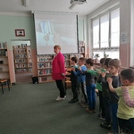 Dzieci w czytelni (2).jpg