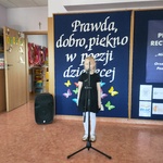 Kornelia recytuje wiersz
